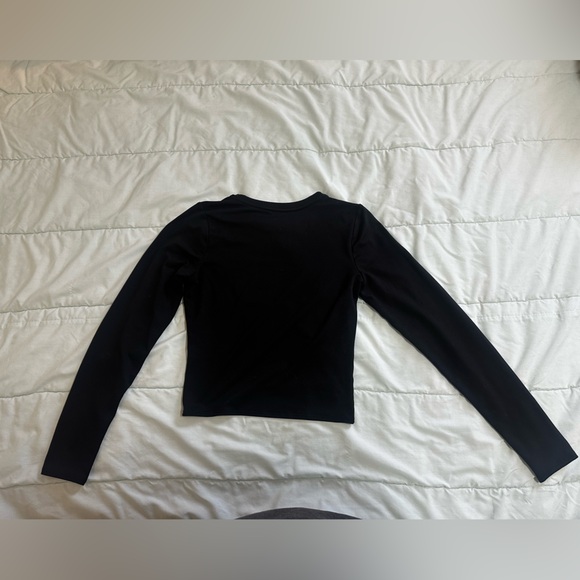 Hollister Classic Black Cropped Crew Neck Top - Picture 2 of 3